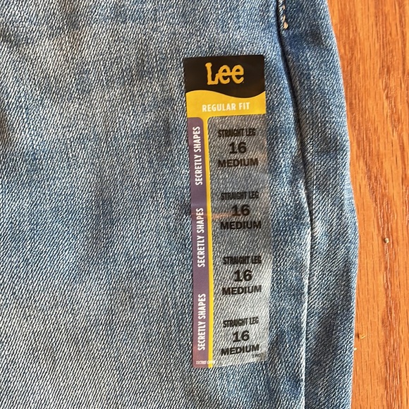 🆕 Lee Regular Fit Straight Leg Mid Rise Secretly Shapes Jeans Size 16 Medium - Picture 4 of 12